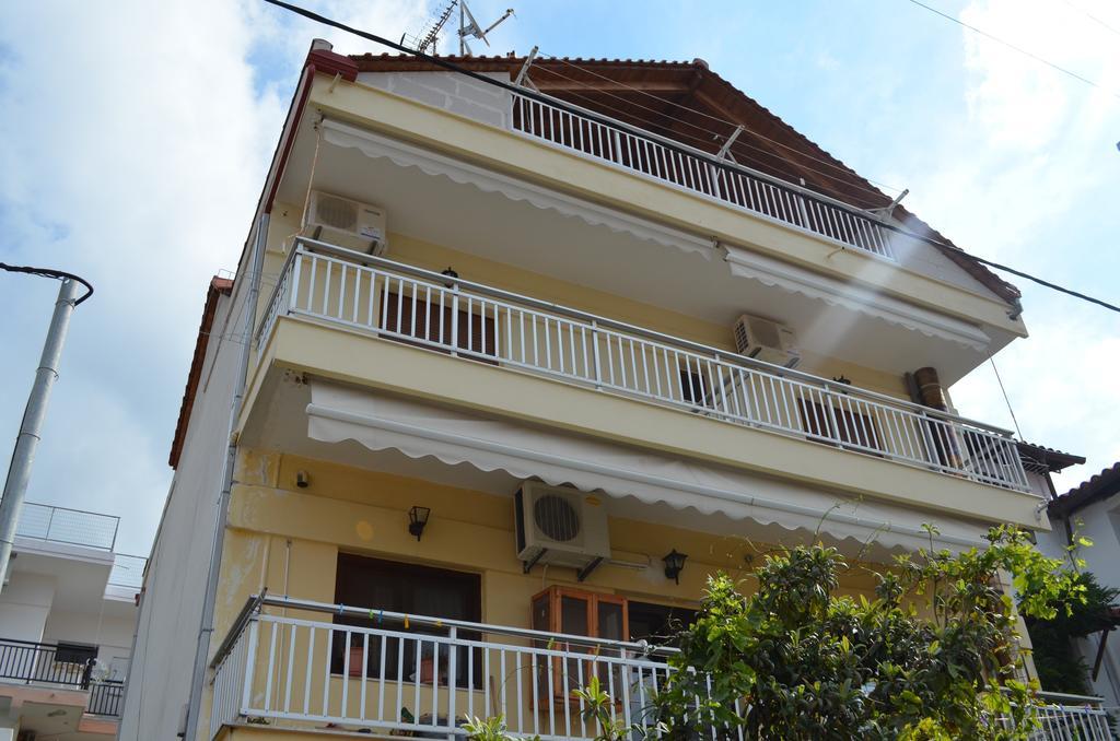 Emmeleia Accommodation By Maria Riga Ouranoupoli Exterior foto